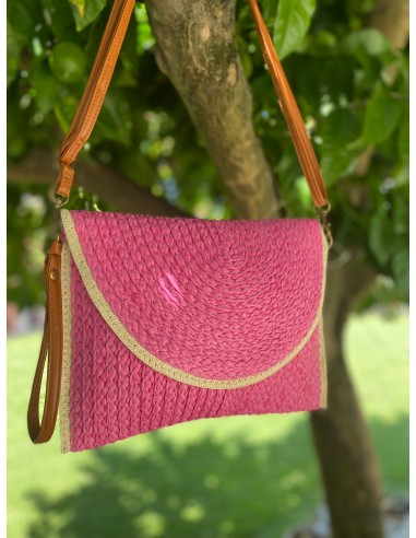 Cartera fucsia combinada.
